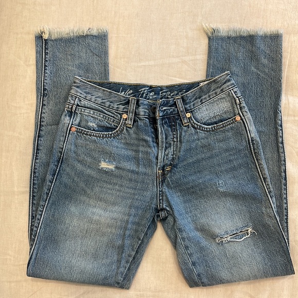We The Free - Distressed Denim, Size 24 - Picture 3 of 3